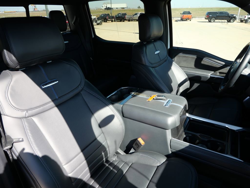 Used 2026 Ford F450 Platinum w/ FX4 Off-Road Package image 19