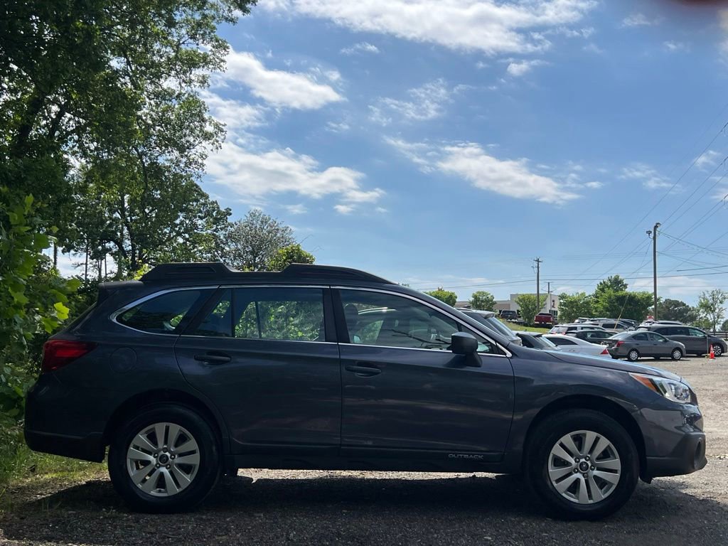 Used 2017 Subaru Outback 2.5i AWD/4WD image 6