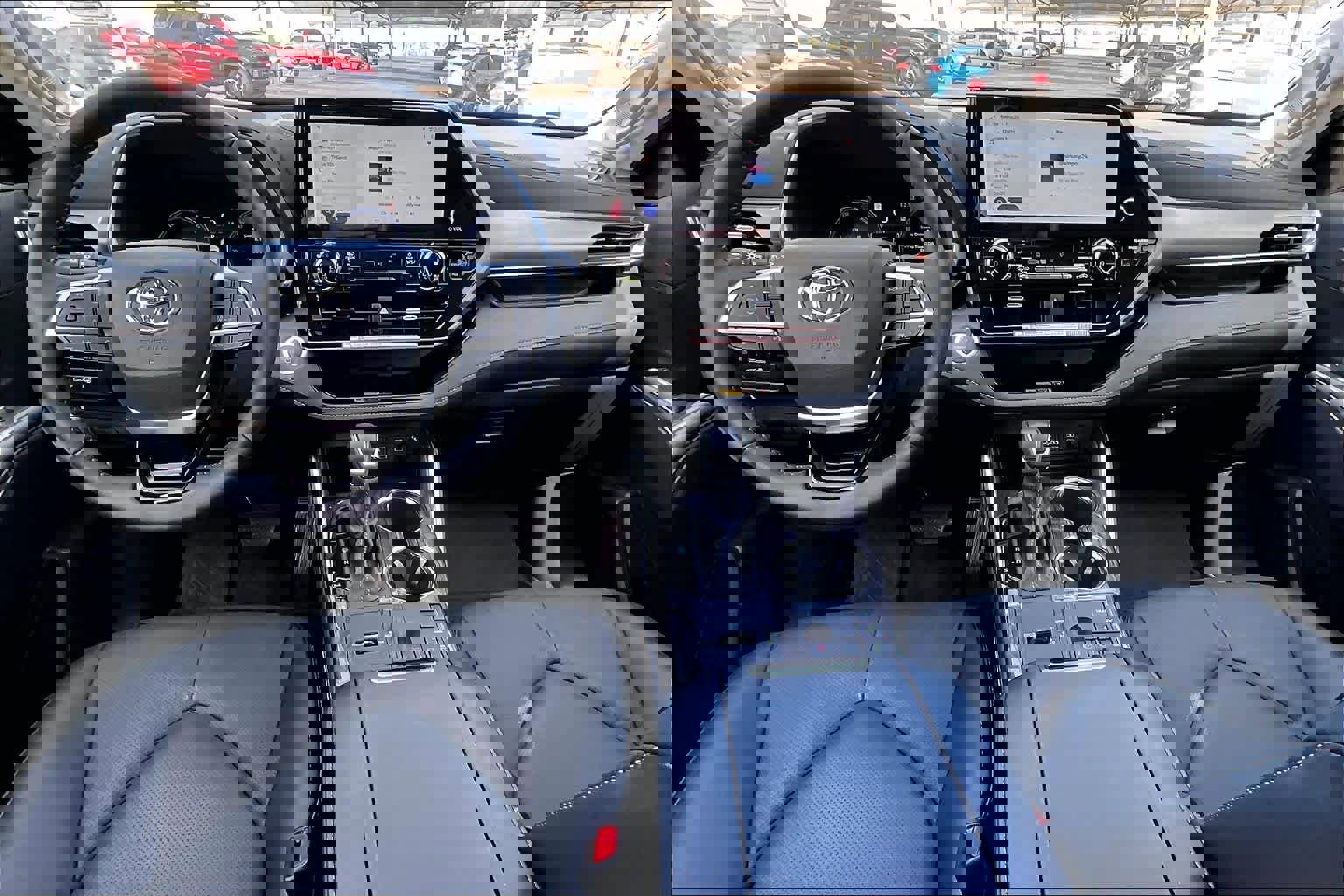 Used 2025 Toyota Highlander Limited image 14