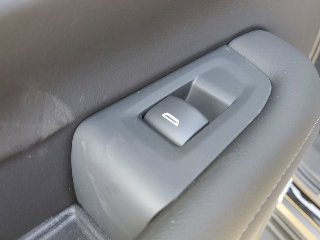 New 2026 Chevrolet Suburban LT w/ Comfort Package image 19