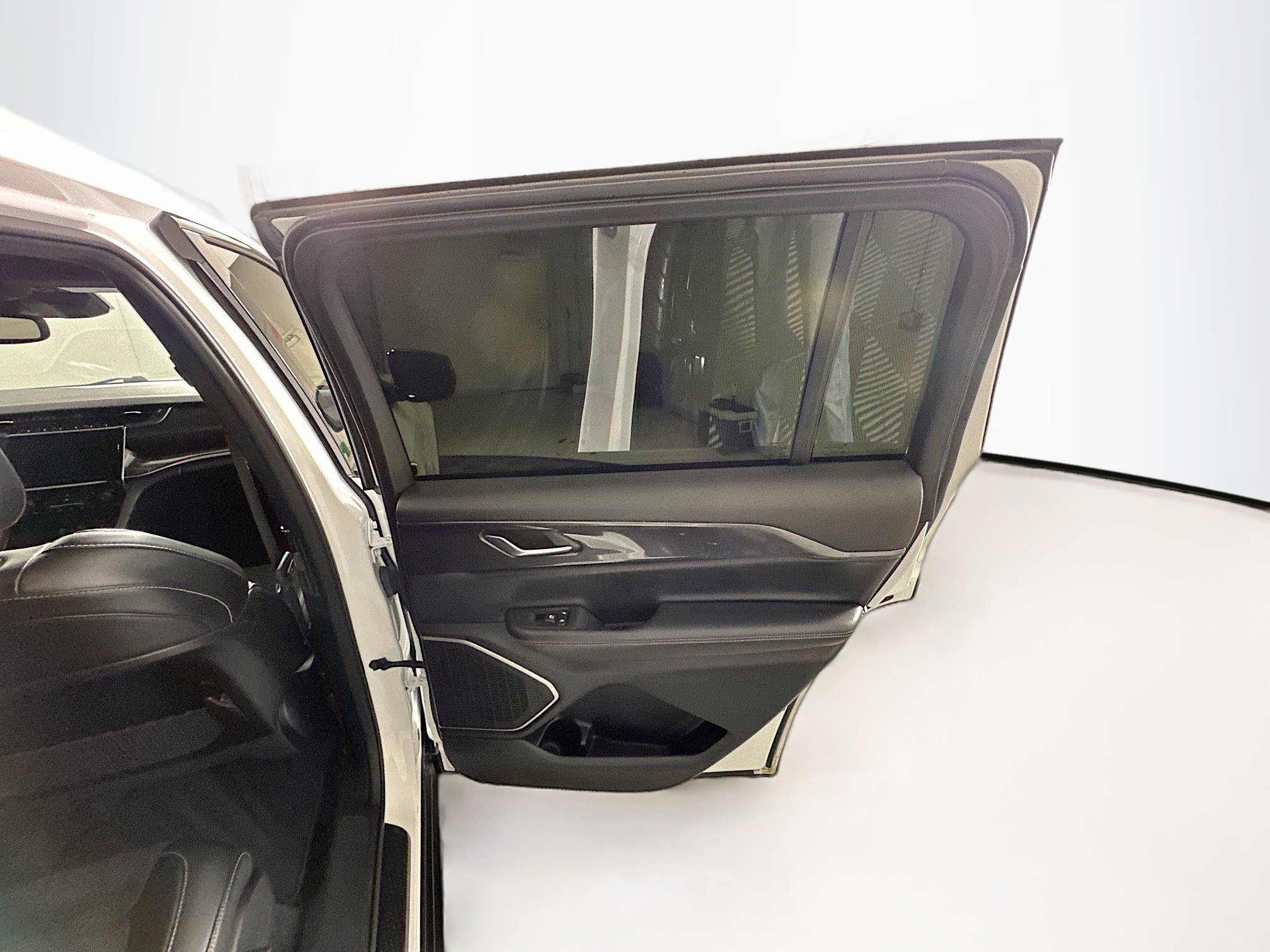 Used 2021 Jeep Grand Cherokee L Laredo RWD image 31