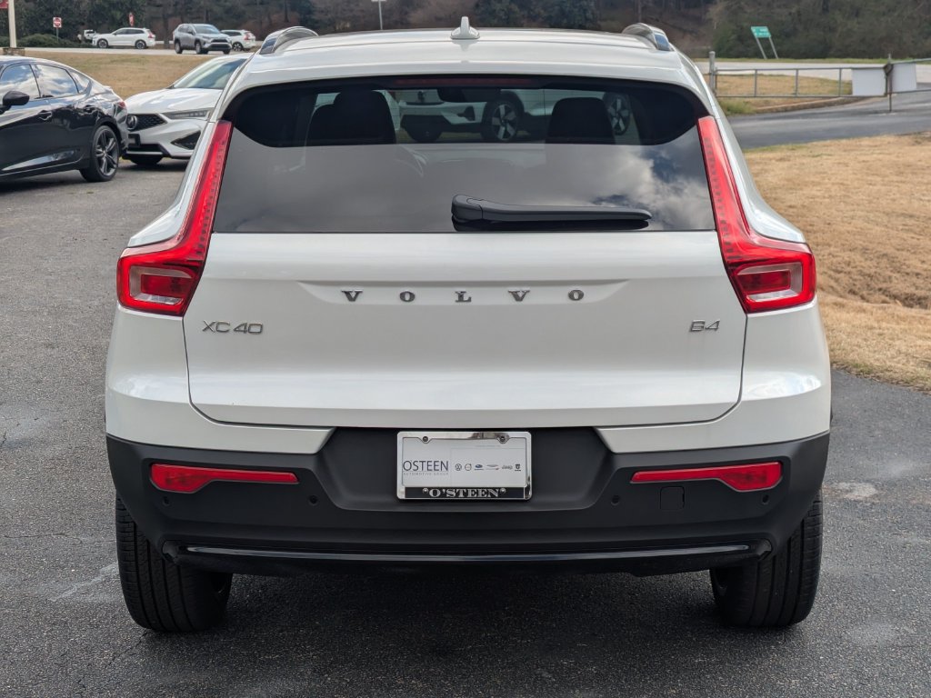 New 2026 Volvo XC40 B4 Plus w/ Climate Package FWD image 5