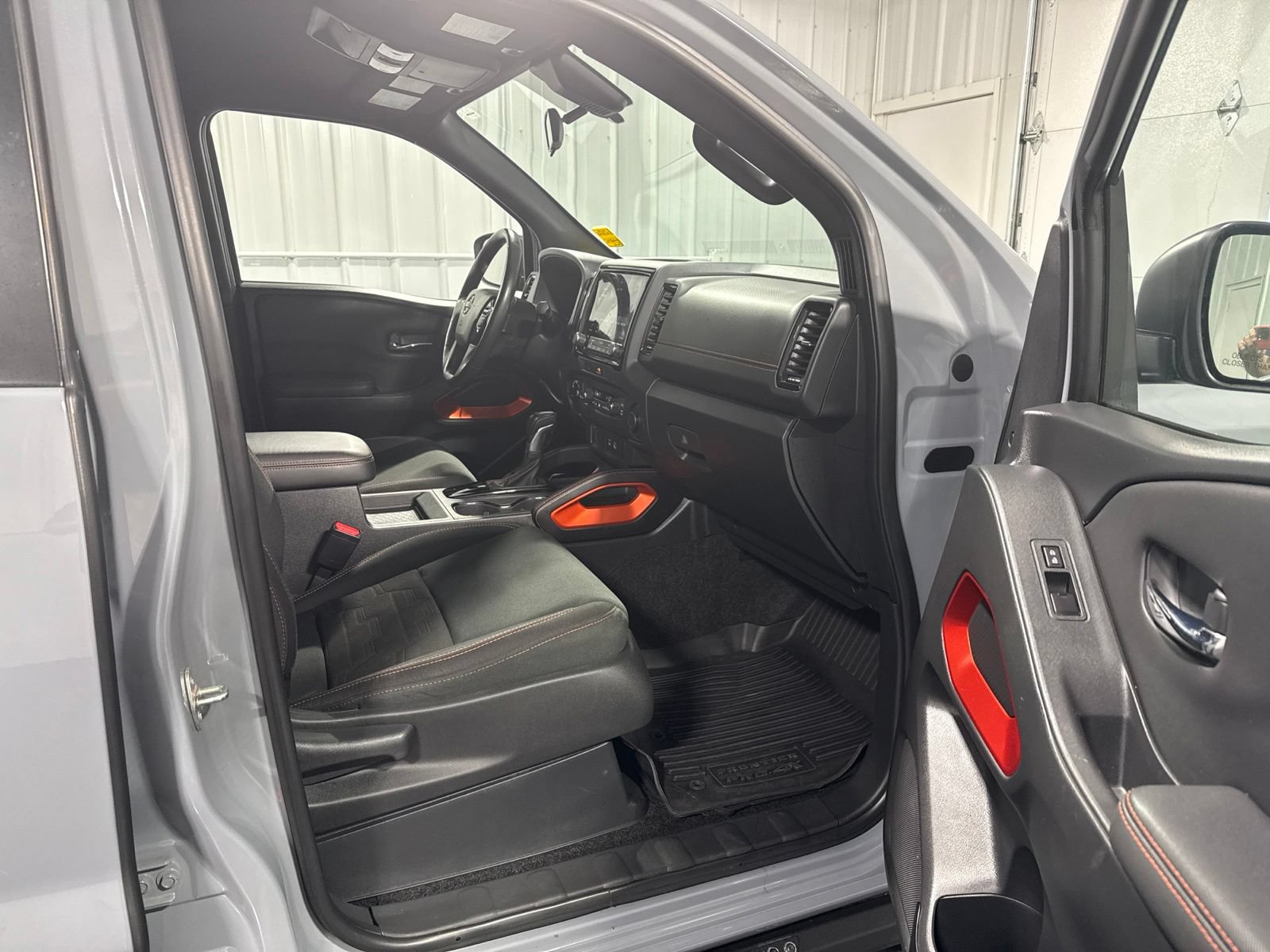 Used 2022 Nissan Frontier PRO-4X w/ Off-Road Protection Package AWD/4WD image 12