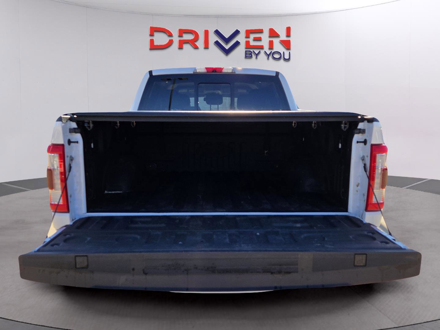 Used 2021 Ford F150 Lariat w/ Trailer Tow Package image 9