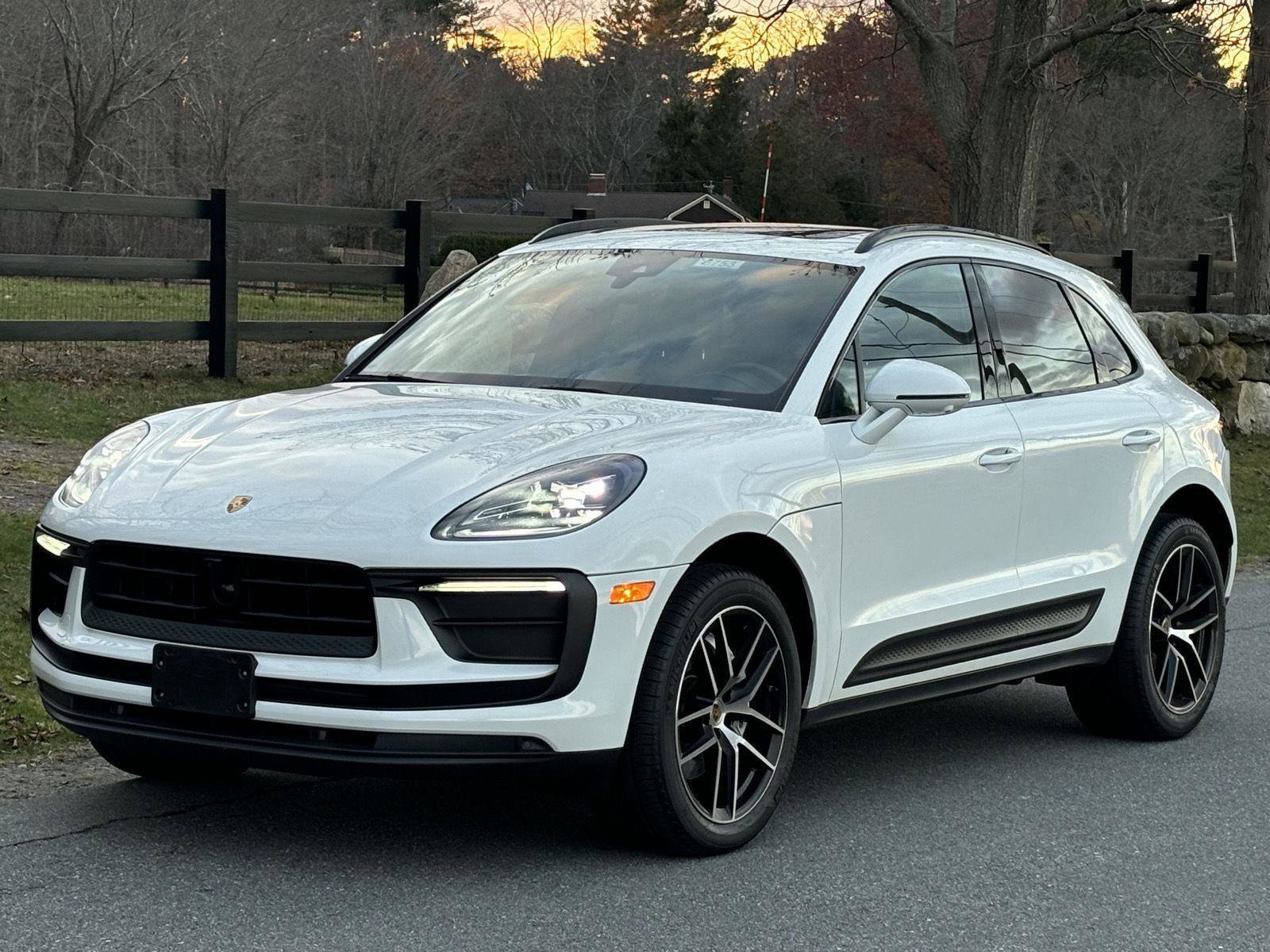 Used 2022 Porsche Macan Base w/ Premium Package Plus image 12