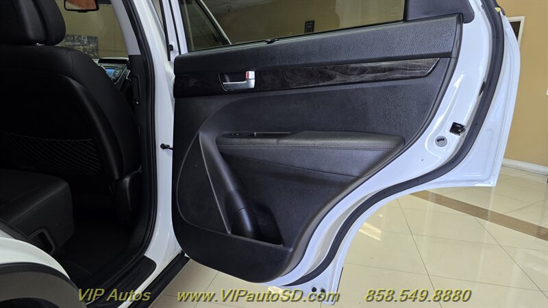 Used 2014 Kia Sorento LX FWD image 14