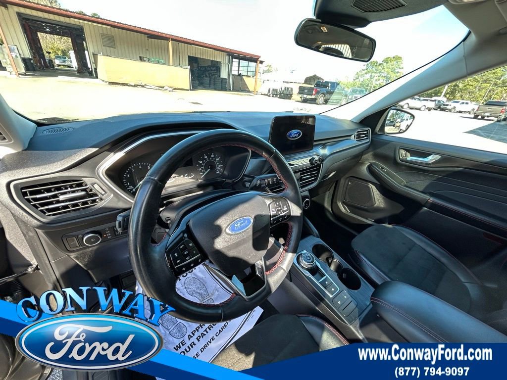 Used 2022 Ford Escape SEL w/ SEL Stealth AWD Package image 2