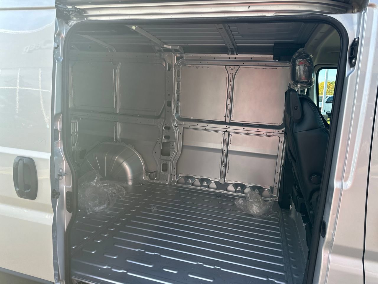 New 2026 RAM ProMaster 1500 w/ Quick Order Package 22H SLT+ image 12