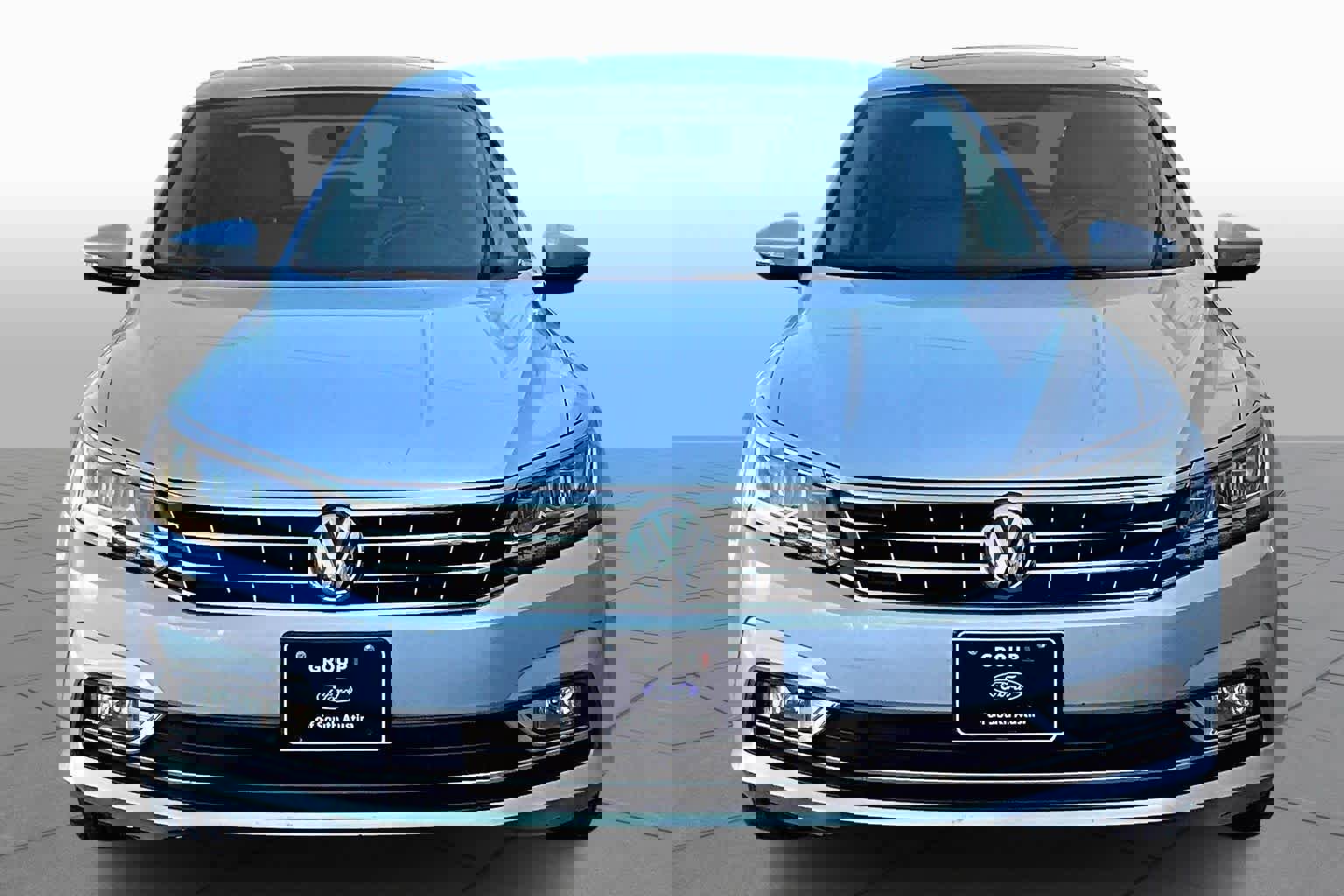 Used 2018 Volkswagen Passat 2.0T SE image 4