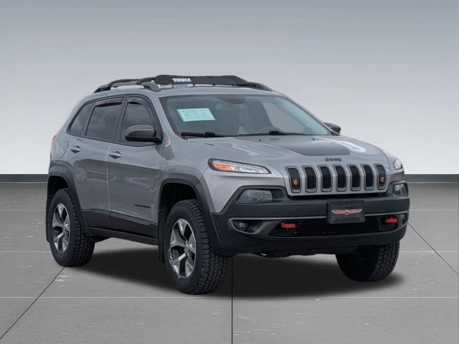 Used 2015 Jeep Cherokee Trailhawk w/ Leather Interior Group AWD/4WD image 8