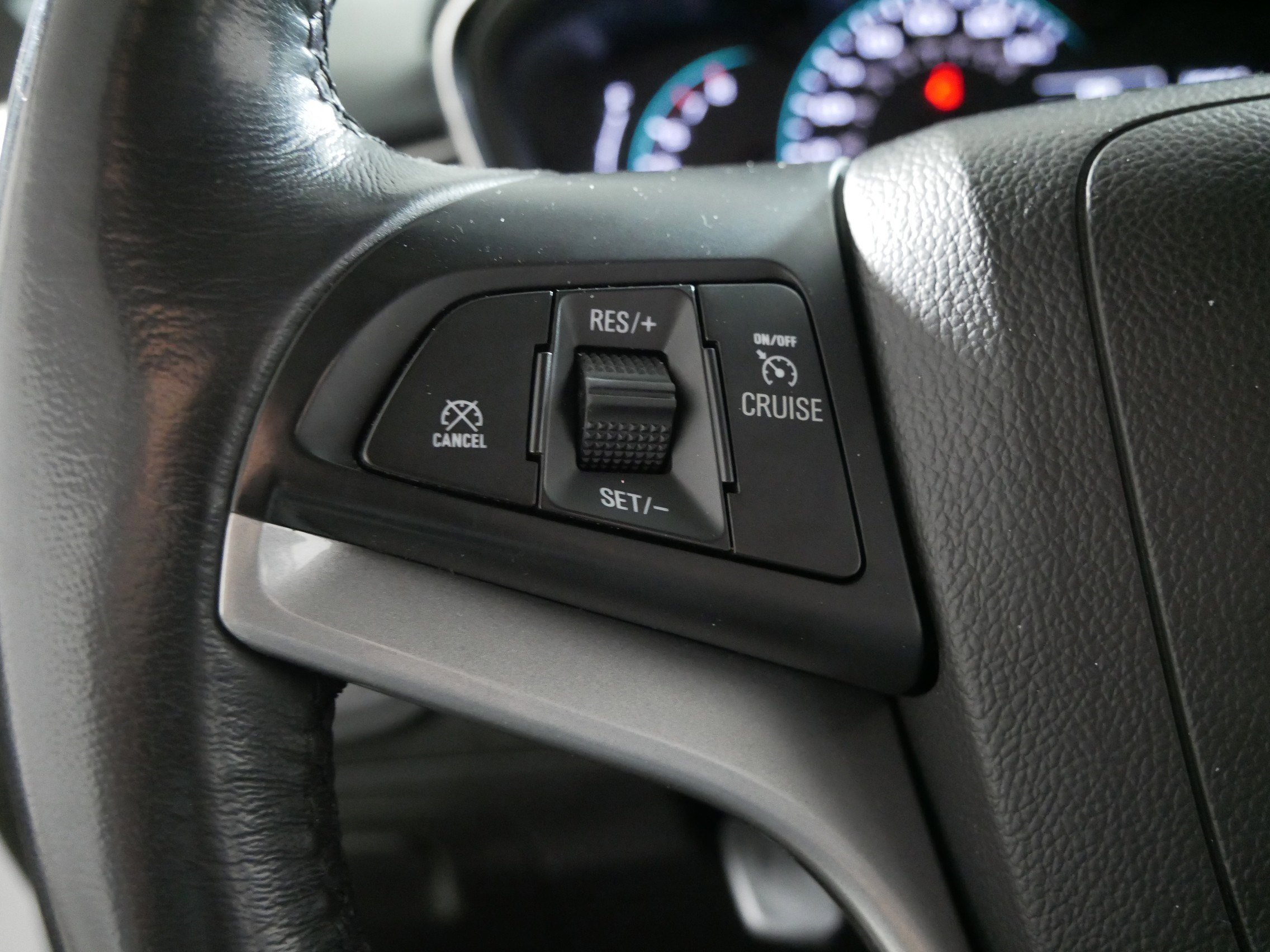 Used 2022 Chevrolet Trax LT w/ Sport Edition image 27