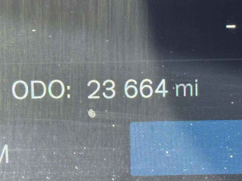 Certified 2023 Volvo XC40 B5 Plus w/ Climate Package image 23