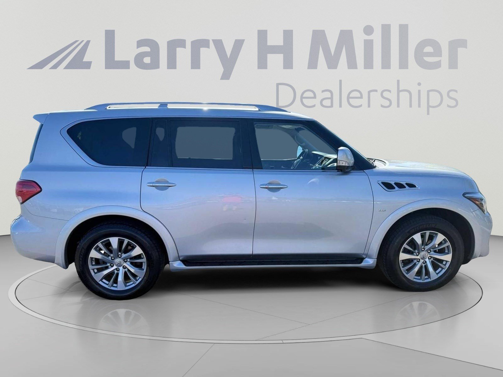 Used 2016 INFINITI QX80 4WD w/ Driver's Assistance Package image 7