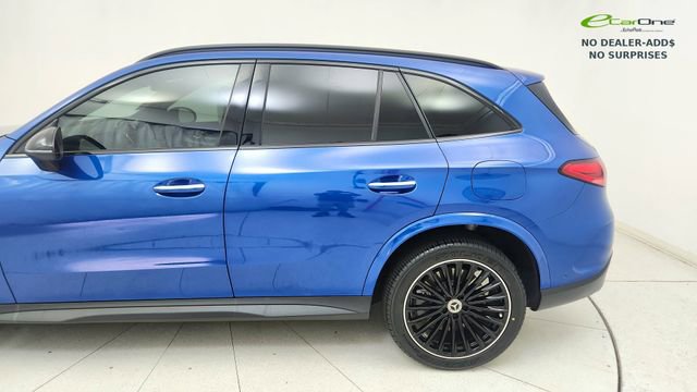 Used 2025 Mercedes-Benz GLC 350e 4MATIC w/ AMG Line image 11