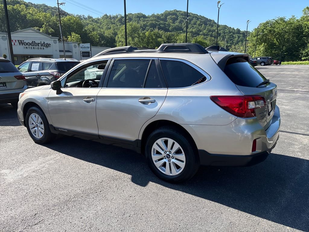 Used 2016 Subaru Outback 2.5i Premium AWD/4WD image 3