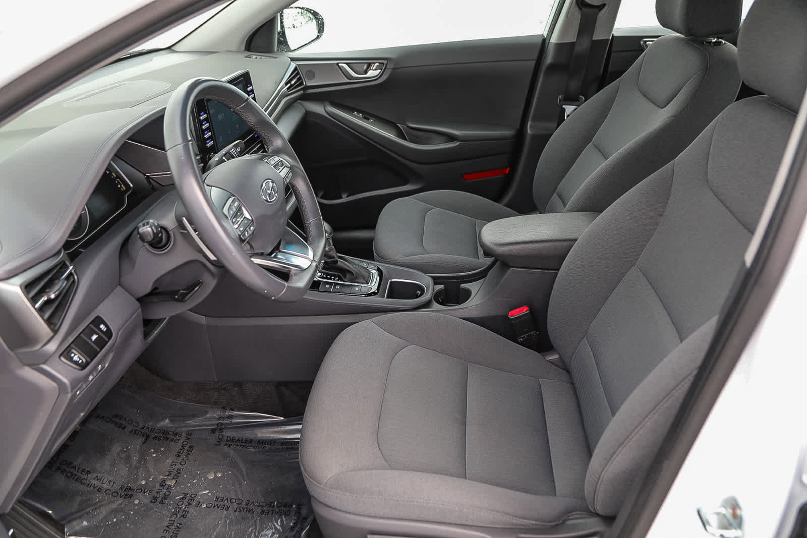 Used 2020 Hyundai Ioniq SE image 15