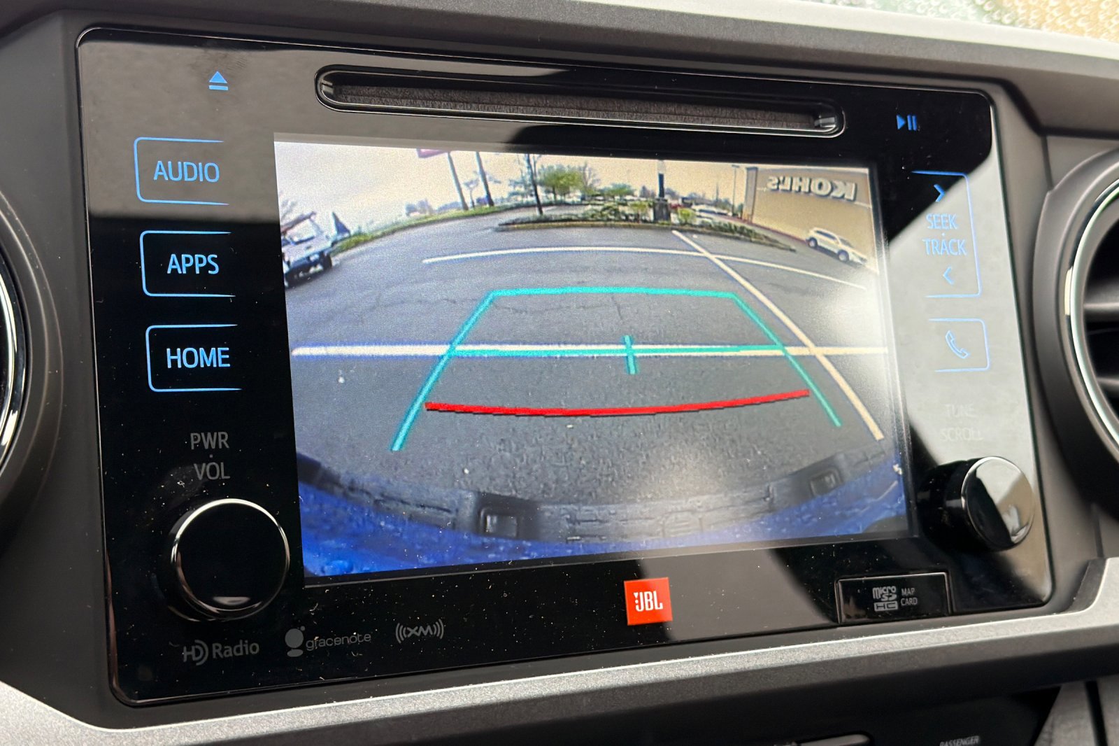 Used 2017 Toyota Tacoma TRD Off-Road image 18