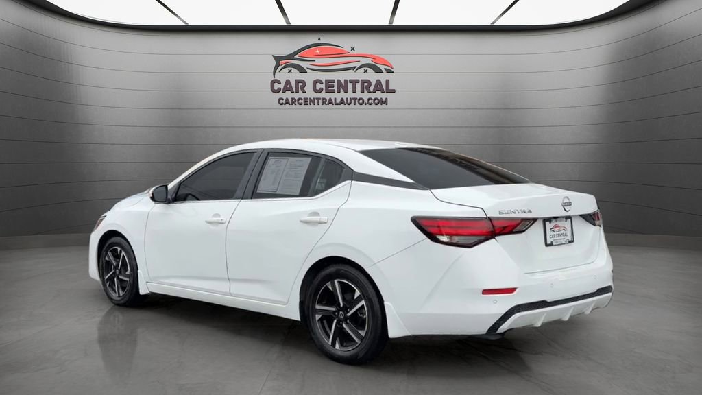 Used 2025 Nissan Sentra SV image 3