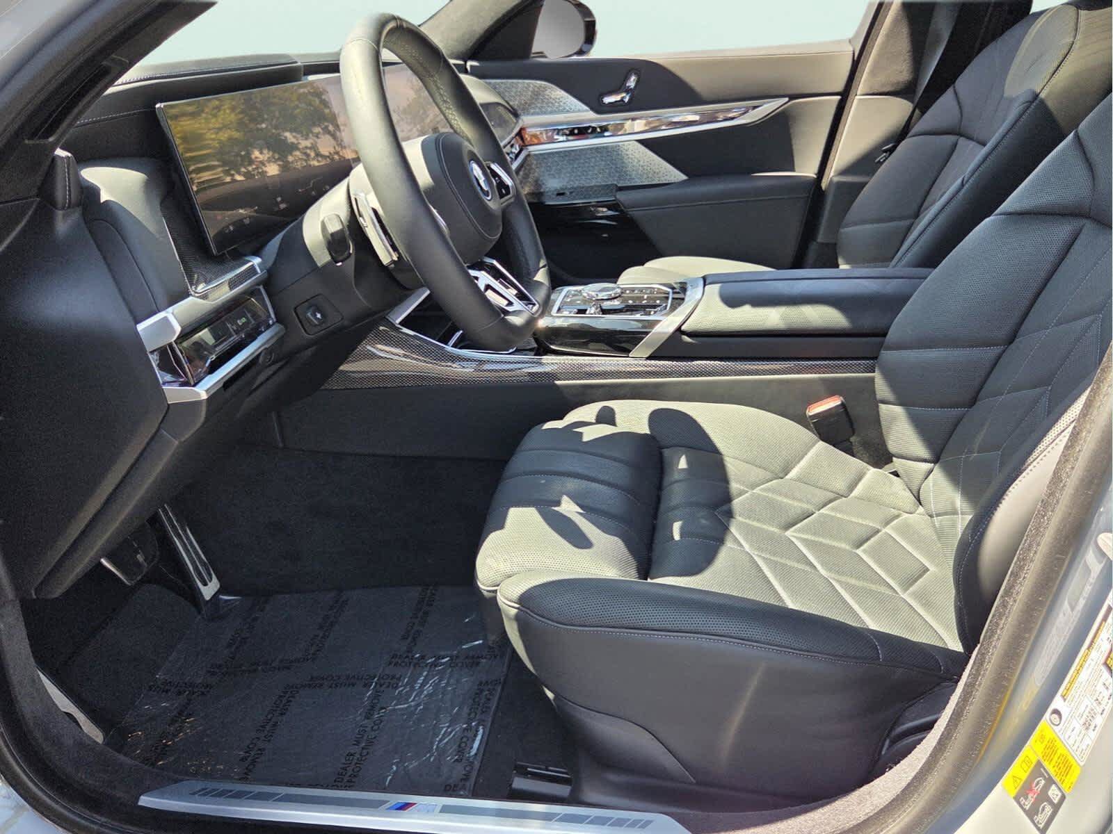 Certified 2023 BMW i7 xDrive60 AWD/4WD image 7