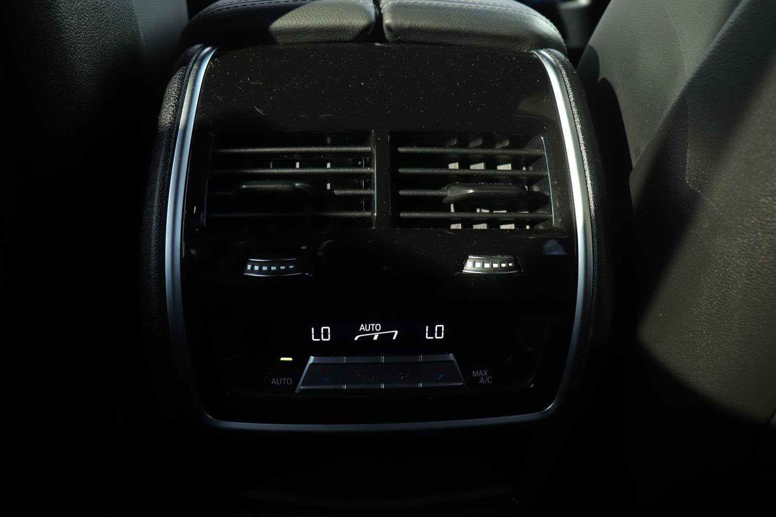 Used 2022 BMW X5 xDrive40i w/ M Sport Package image 23