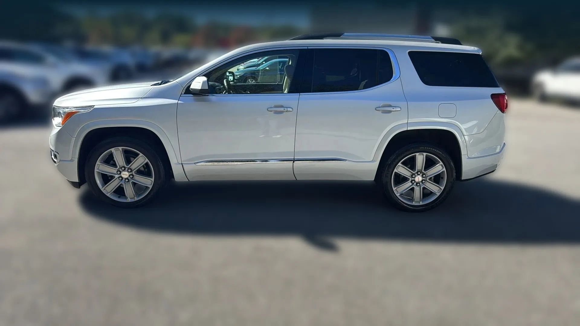 Used 2017 GMC Acadia Denali w/ Technology Package image 8