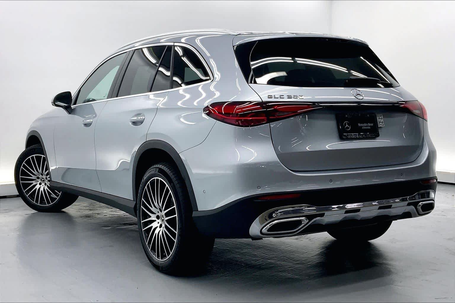 Used 2026 Mercedes-Benz GLC 300 image 2