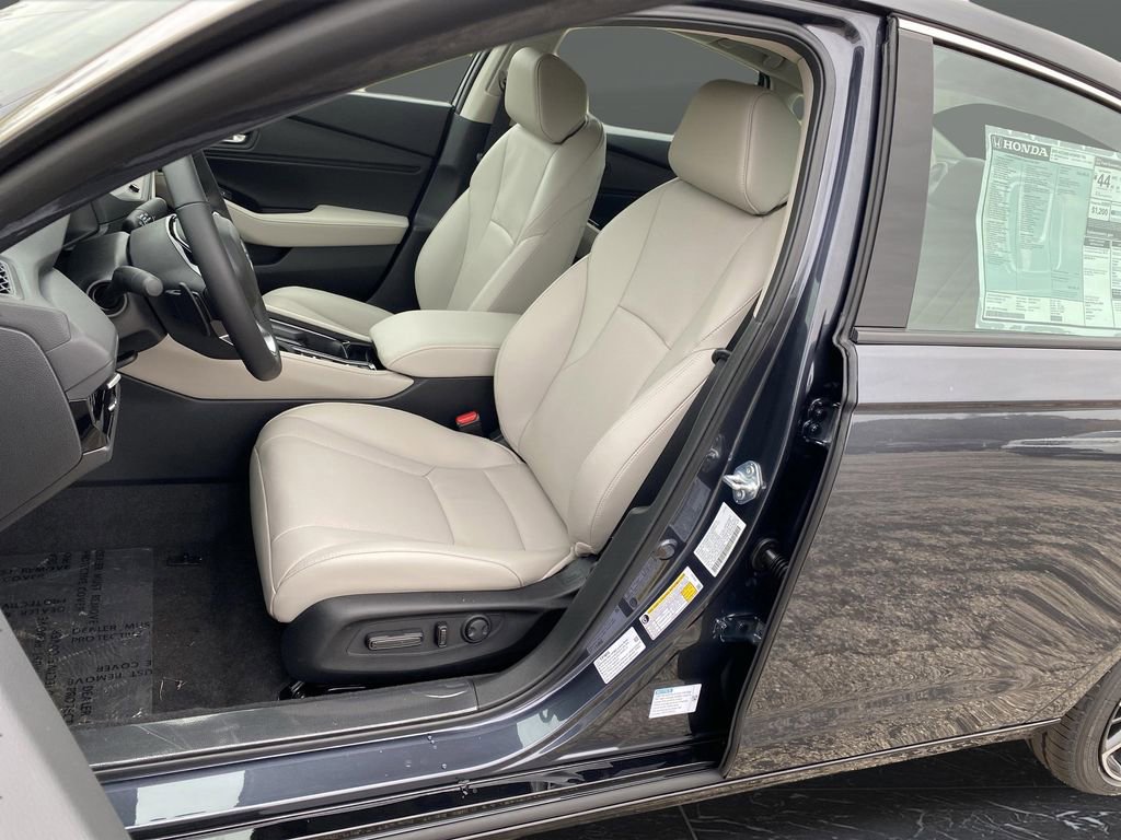 New 2025 Honda Accord Touring image 4