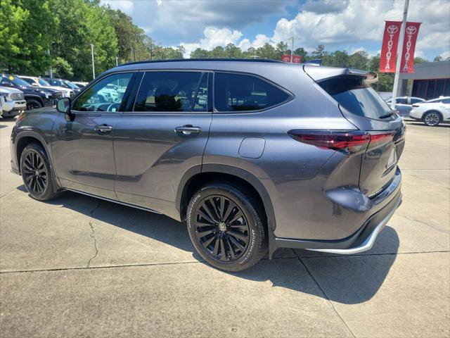 Certified 2024 Toyota Highlander XSE FWD image 3