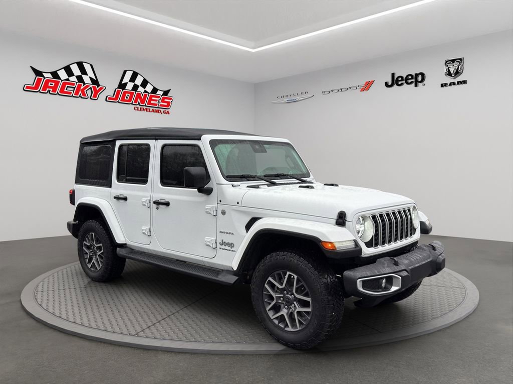 Used 2024 Jeep Wrangler Sahara image 11