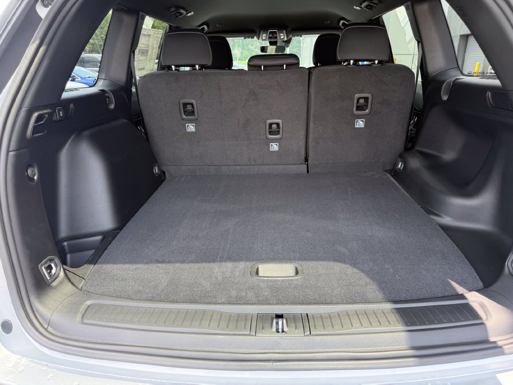 New 2026 Jeep Grand Cherokee Laredo RWD image 18