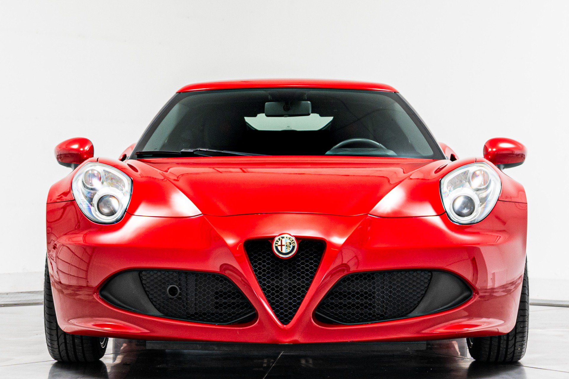 Used 2016 Alfa Romeo 4C Coupe w/ Convenience Group - Coupe RWD image 4
