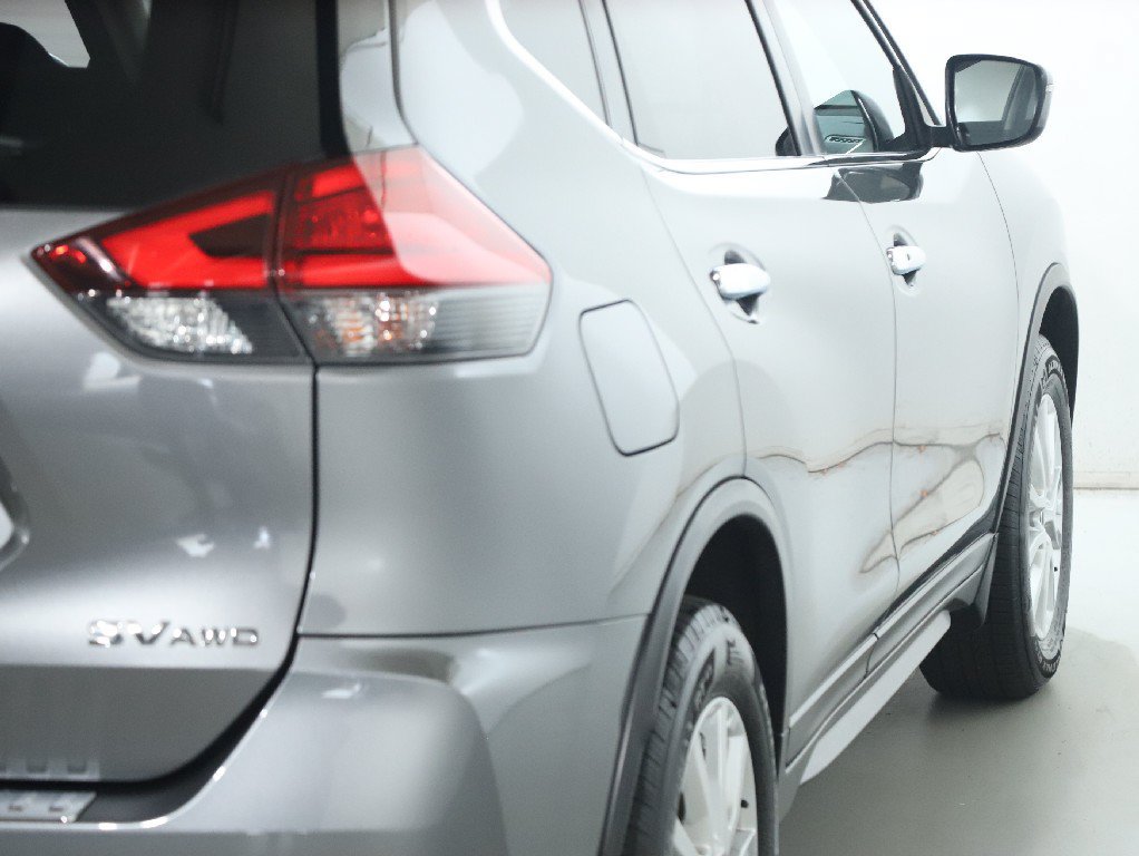 Used 2017 Nissan Rogue SV w/ Sun & Sound Touring Package AWD/4WD image 47