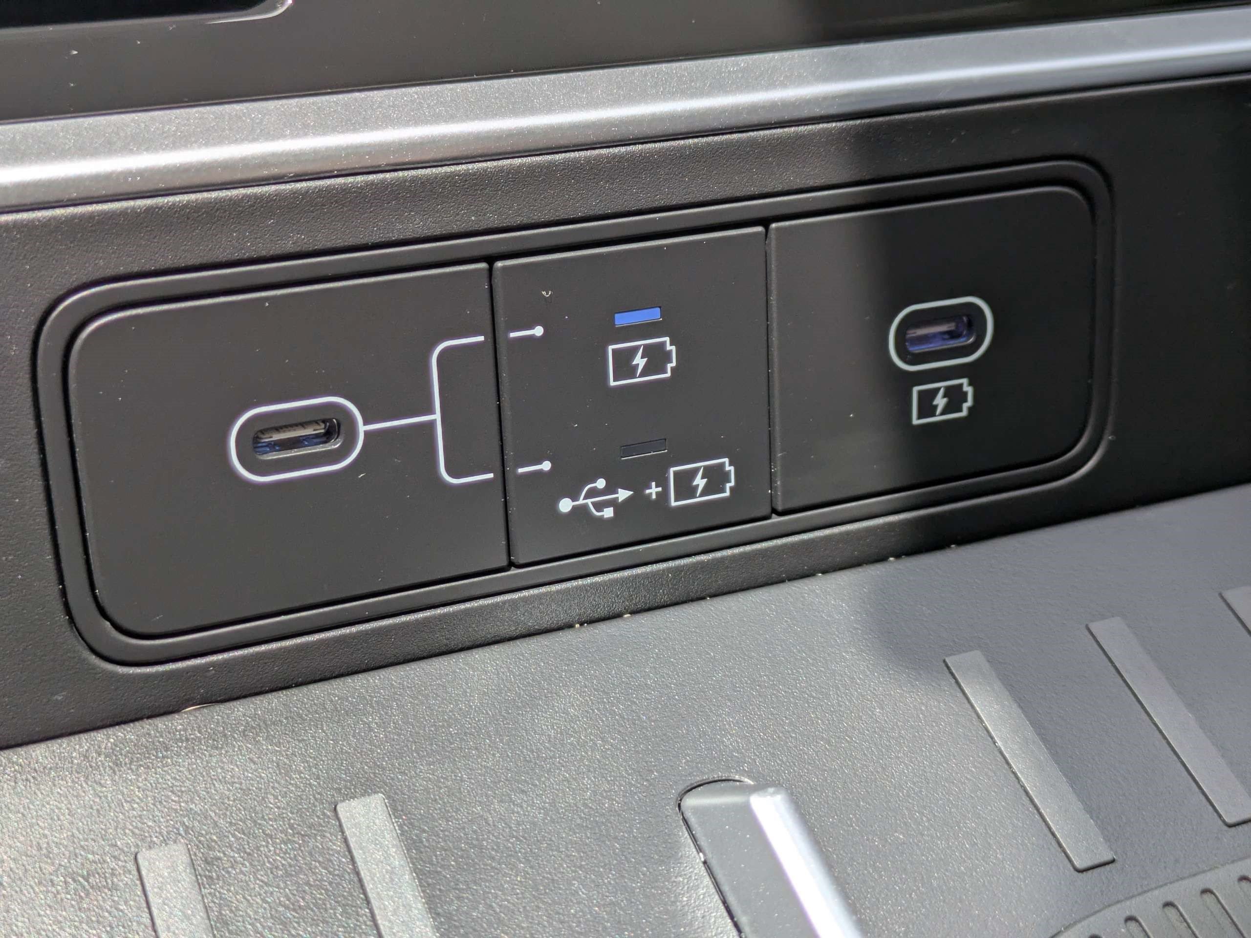 Used 2024 Hyundai Santa Fe SE FWD image 19