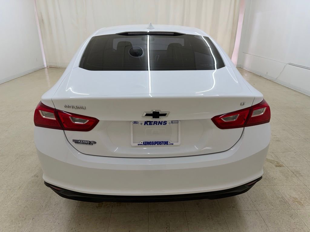 Used 2018 Chevrolet Malibu LT FWD image 4