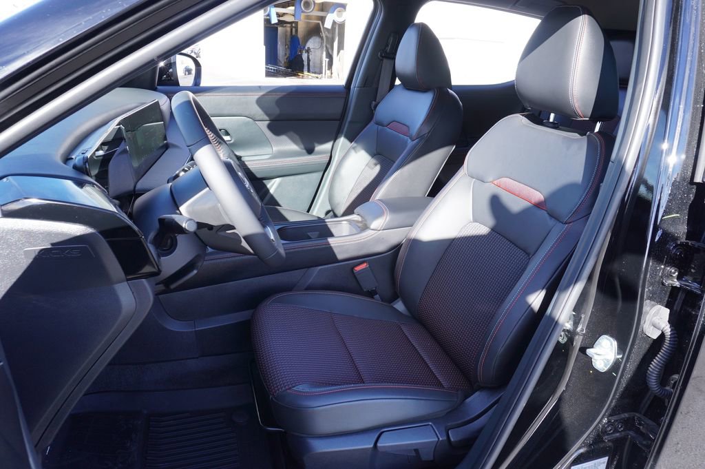 Certified 2025 Nissan Kicks SR FWD image 13