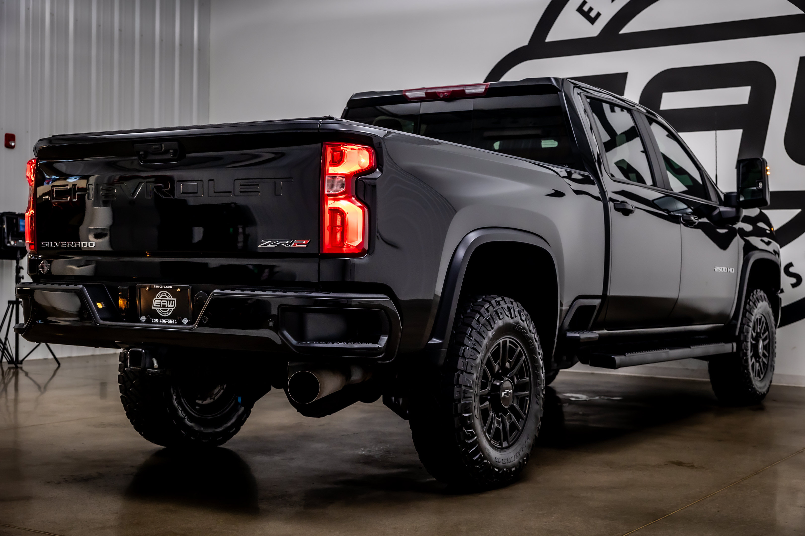 Used 2024 Chevrolet Silverado 2500 ZR2 w/ Technology Package AWD/4WD image 35
