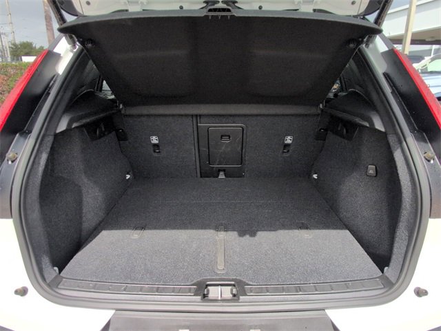 Used 2022 Volvo XC40 P8 Recharge Plus image 10