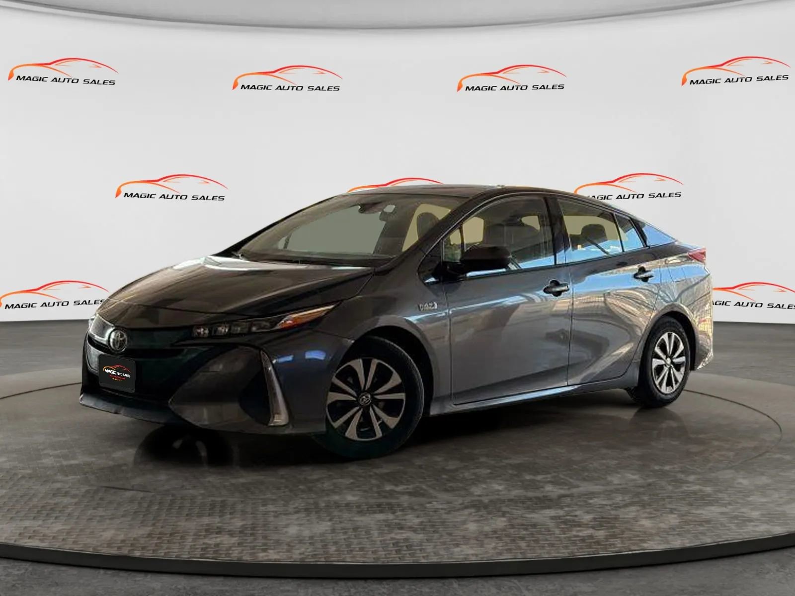 Used 2017 Toyota Prius Prime Premium FWD image 1