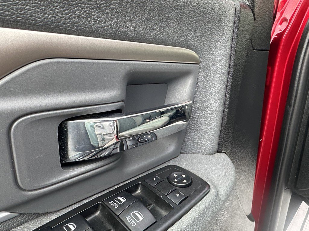 Used 2015 RAM 1500 Classic SLT image 19