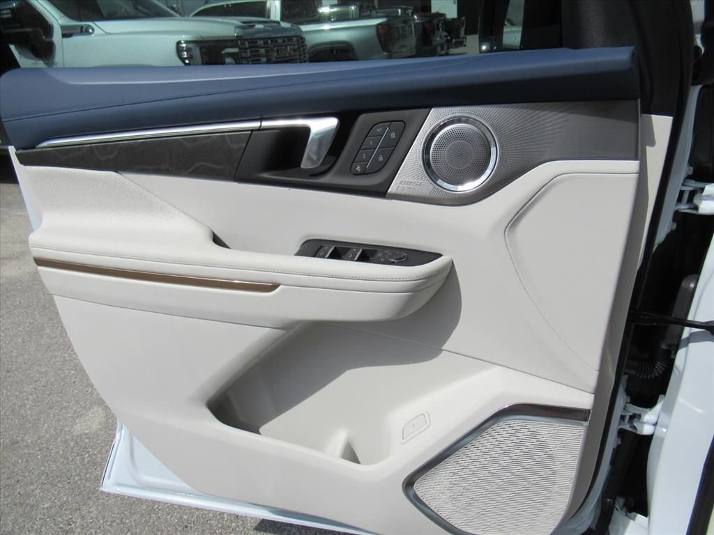 New 2026 Buick Enclave Avenir w/ Super Cruise Package FWD image 18