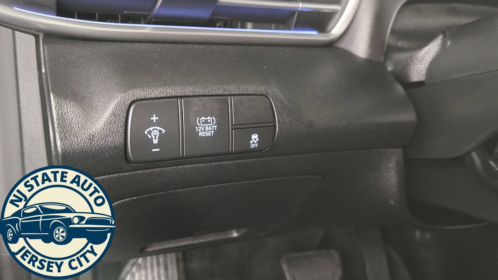 Used 2024 Hyundai Elantra Blue FWD image 22