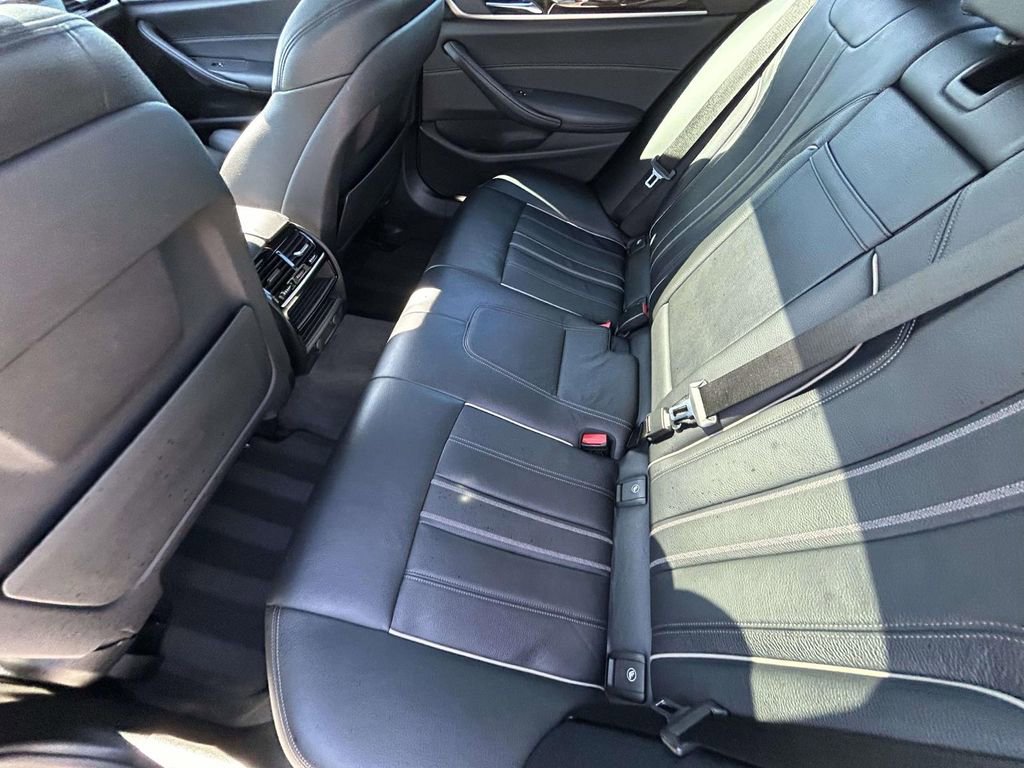 Used 2018 BMW 530i w/ Premium Package image 12