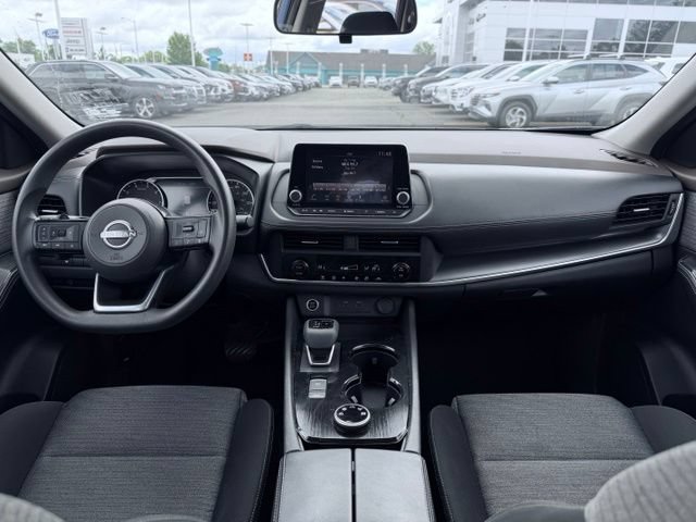 Used 2023 Nissan Rogue SV AWD/4WD image 22