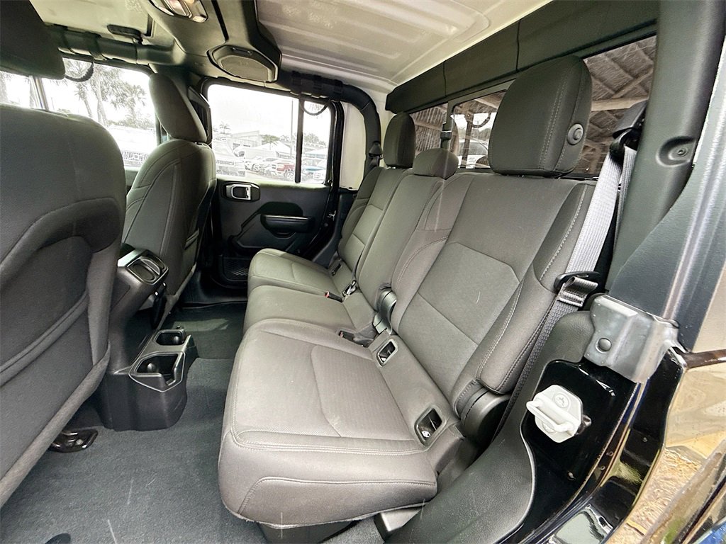 Used 2022 Jeep Gladiator Willys image 25