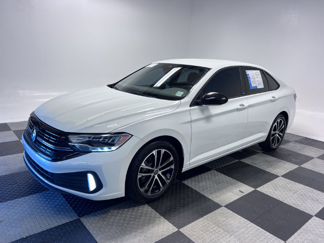 Certified 2024 Volkswagen Jetta Sport FWD image 3