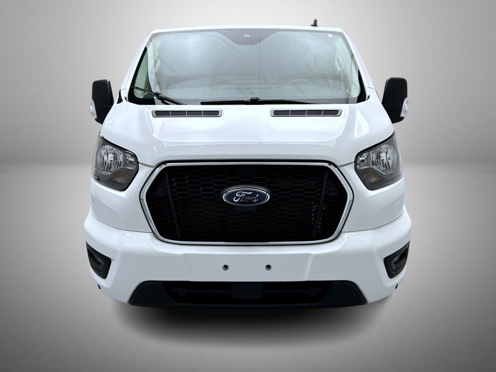 Used 2024 Ford Transit 350 XLT RWD image 2