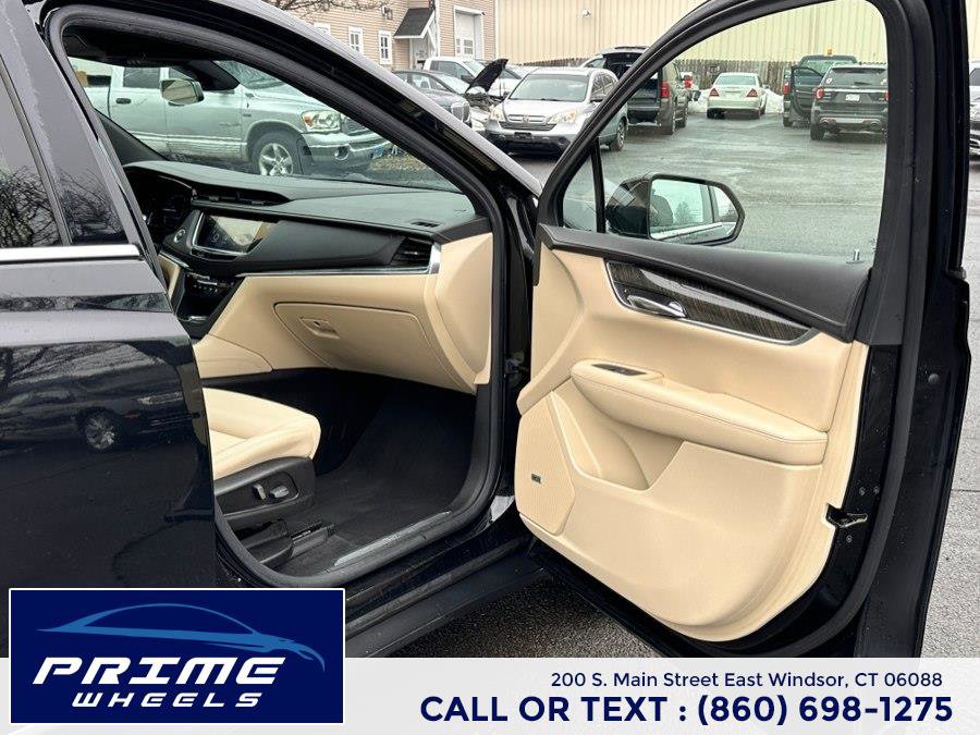 Used 2018 Cadillac XT5 AWD image 17