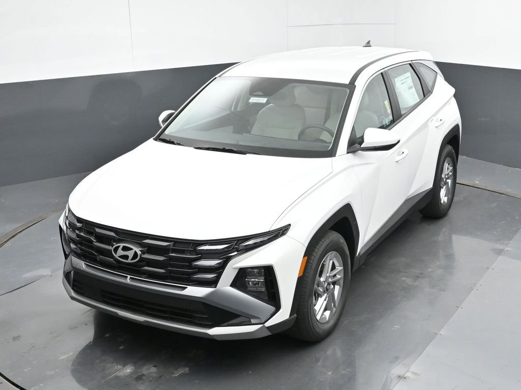 Certified 2025 Hyundai Tucson SE image 9