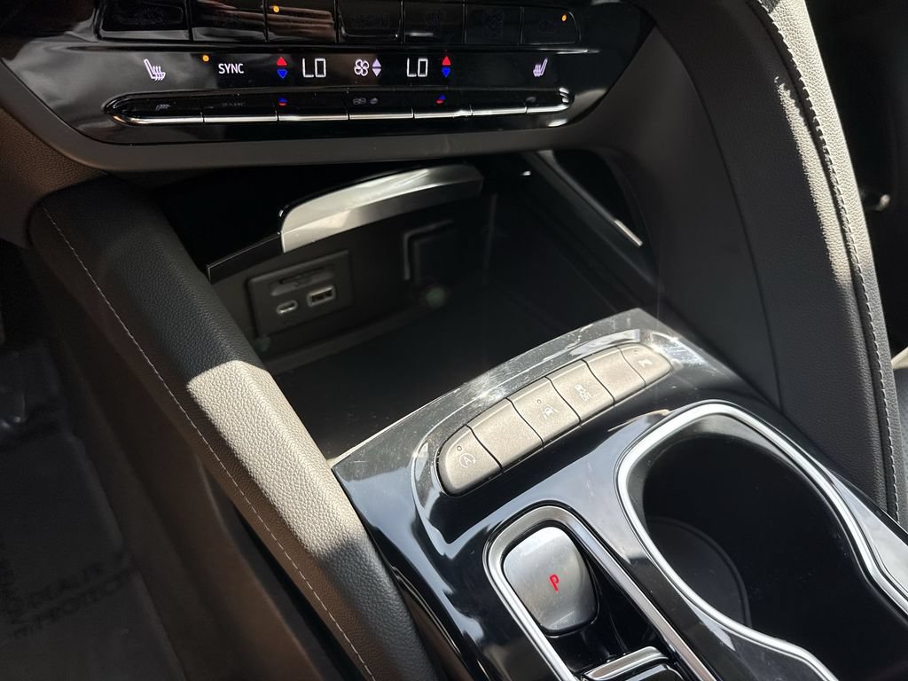 Used 2021 Buick Envision Essence w/ Technology Package I FWD image 54