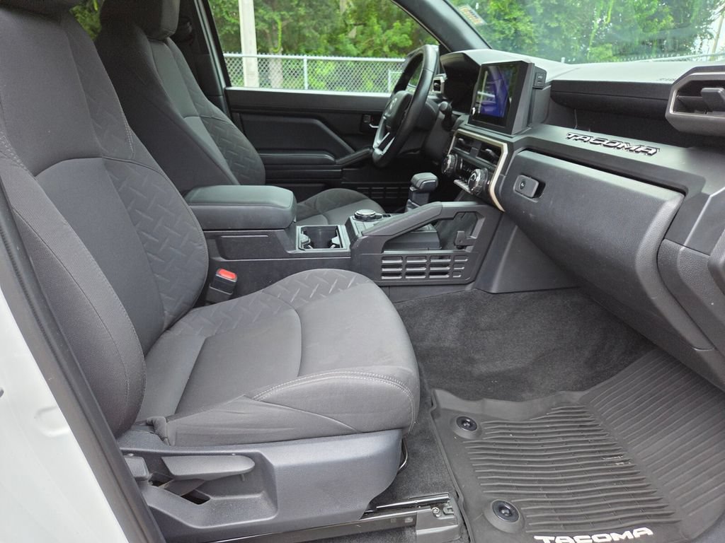 Certified 2024 Toyota Tacoma SR AWD/4WD image 14